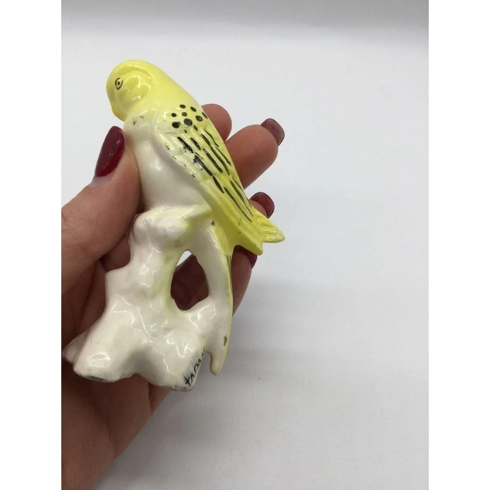 Vintage 4”‎ yellow bird figurine Japan ceramic aviary farmhouse cottagecore